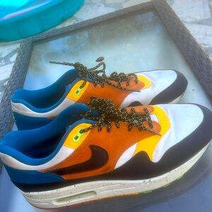 Nike air multicolor, orange blue white black blue size 10 men